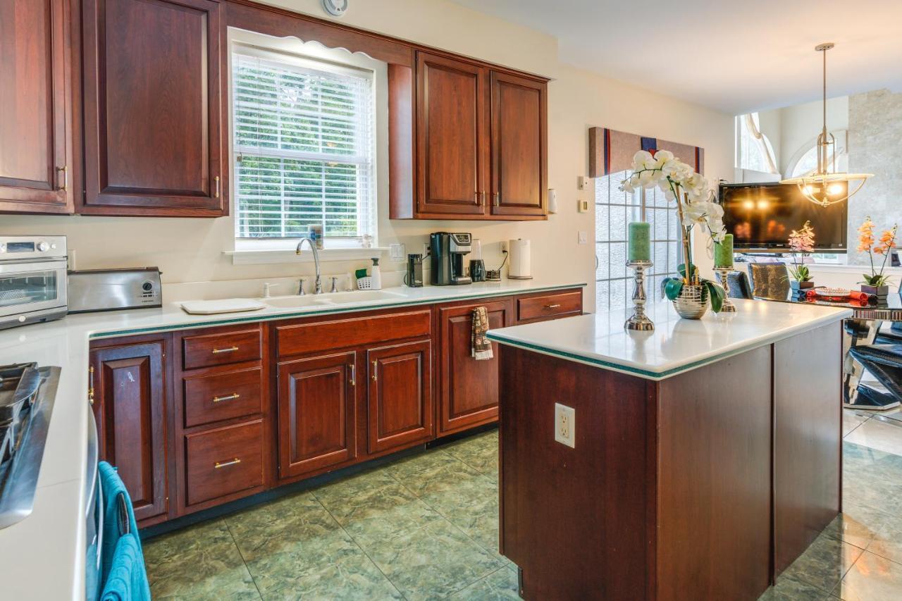 Centrally Located Family Home With Pool Harleysville Exterior foto