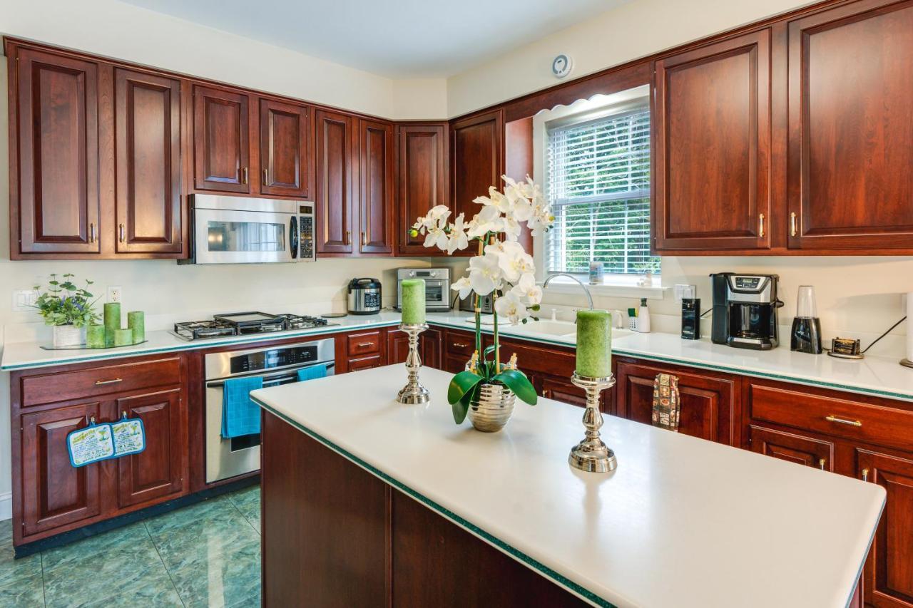 Centrally Located Family Home With Pool Harleysville Exterior foto